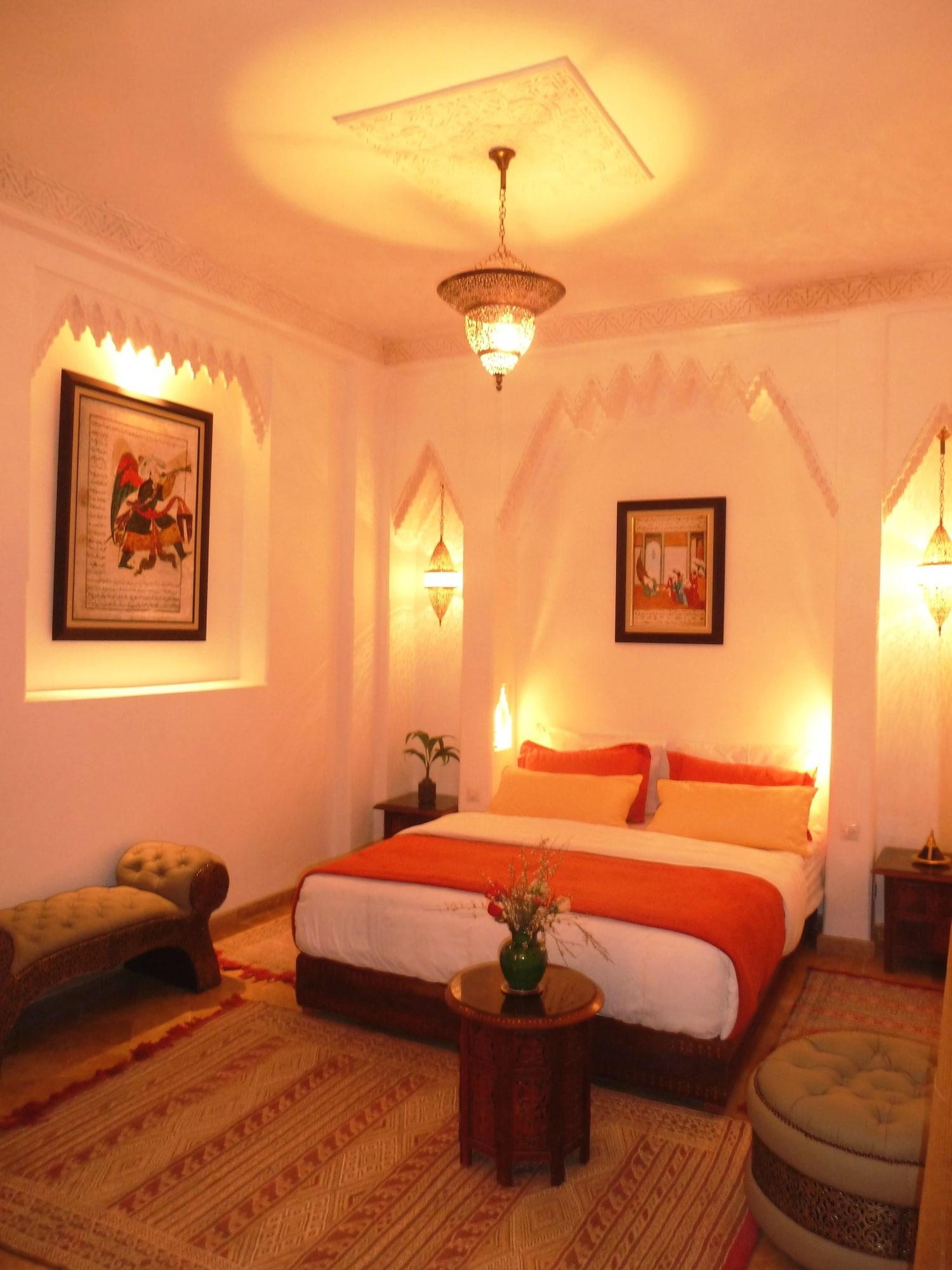 里亚德摩洛哥传统庭院住宅 马拉喀什 外观 照片 A bedroom at the hotel