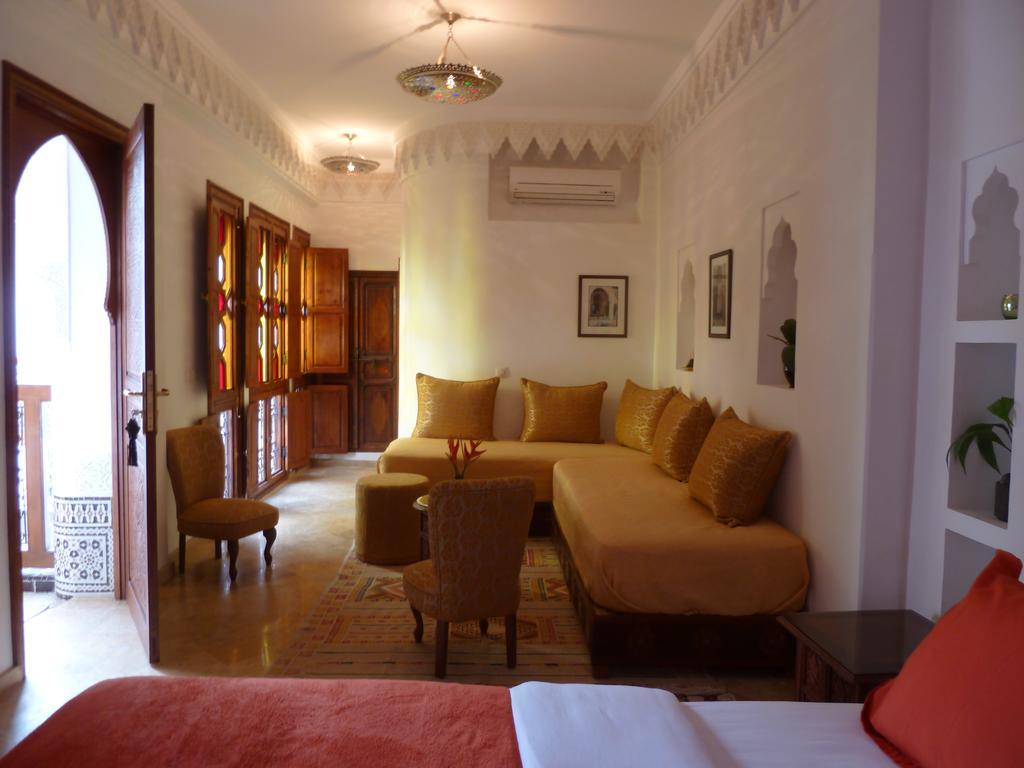 里亚德摩洛哥传统庭院住宅 马拉喀什 外观 照片 A suite at the hotel