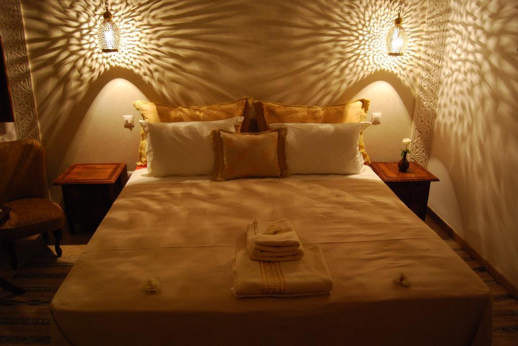 里亚德摩洛哥传统庭院住宅 马拉喀什 外观 照片 A bedroom at the hotel