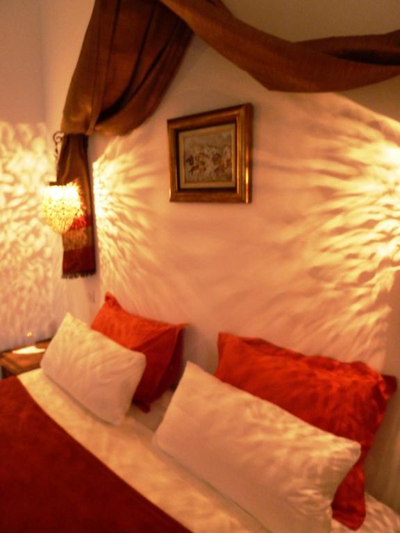 里亚德摩洛哥传统庭院住宅 马拉喀什 外观 照片 A Moroccan lamp