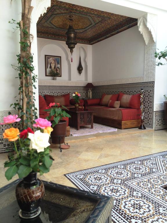 里亚德摩洛哥传统庭院住宅 马拉喀什 外观 照片 A Moroccan salon