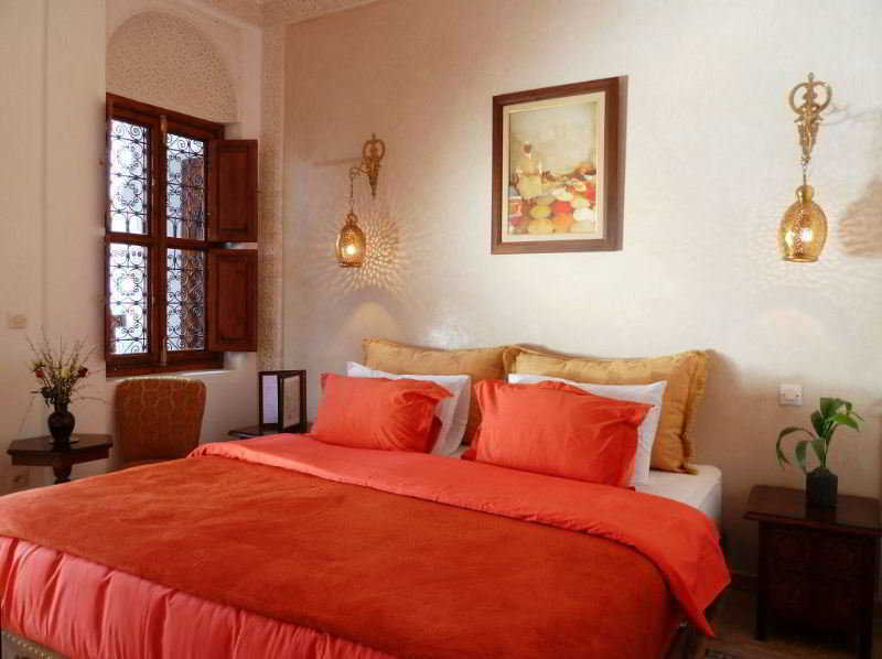 里亚德摩洛哥传统庭院住宅 马拉喀什 外观 照片 A bedroom in the Riad
